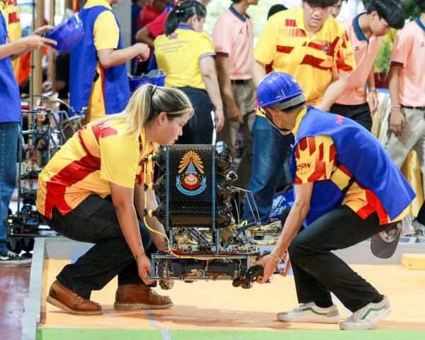 ทีม Mechatronics 1 คว้ารางวัลชมเชย เกียรติบัตรเหรียญเงินการแข่งขันการแข่งขันหุ่นยนต์ ABU ชิงชนะเลิศประเทศไทย ประจำปี 2567                                    